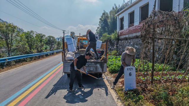 杏子  彩虹路   安装里程牌