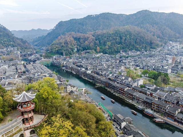 凤凰古城 泛舟 沱江