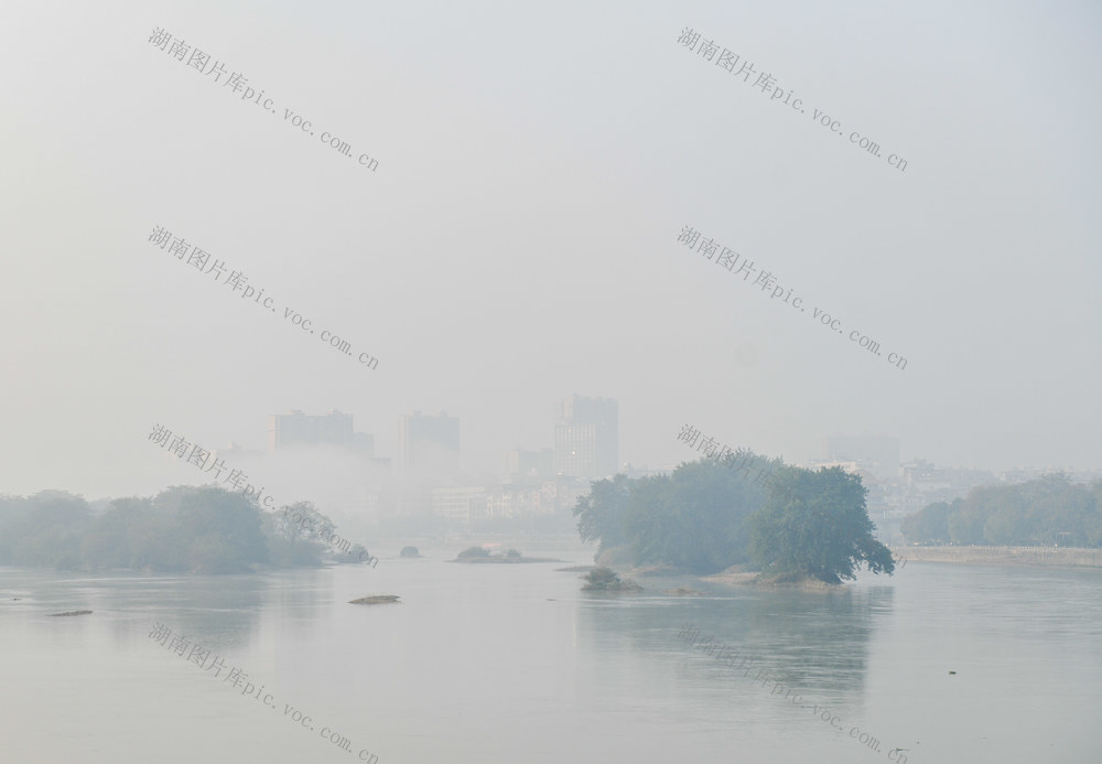 湖南道县：晨雾缭绕似仙境