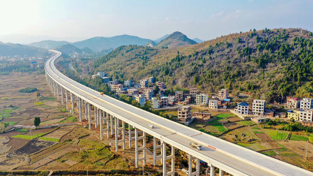 湖南 新田 桂新高速 主线全幅贯通