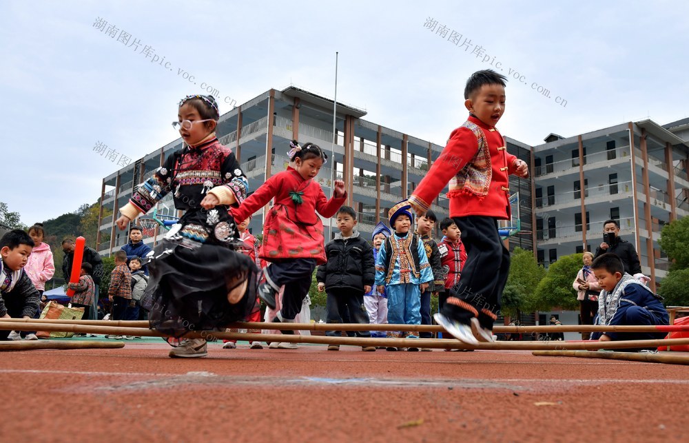 亲子运动 游戏 孩子 家长 