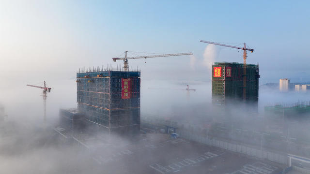 云雾  缭绕  建设  仙境  