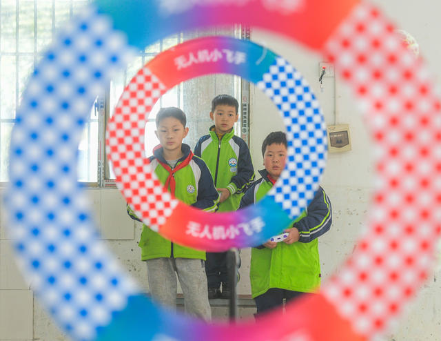 湖南道县：无人机课堂点亮童年