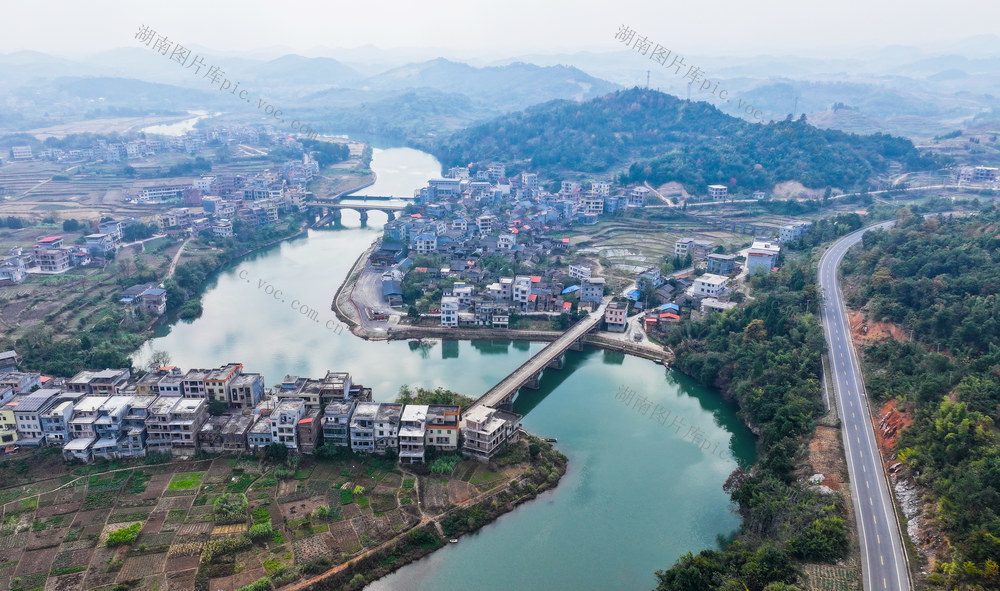 碧水  蜿蜒  乡村  如画  冬景
