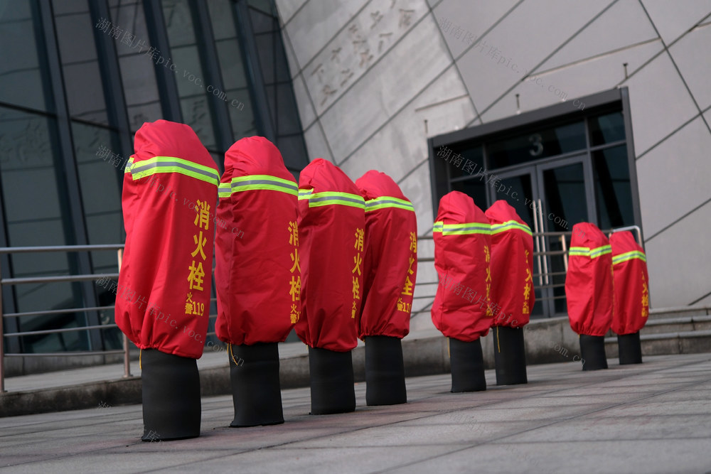 消防栓穿“棉袄”