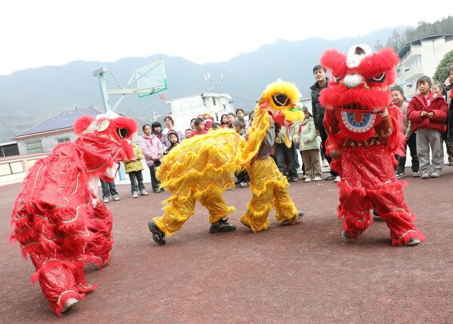 舞狮迎新年