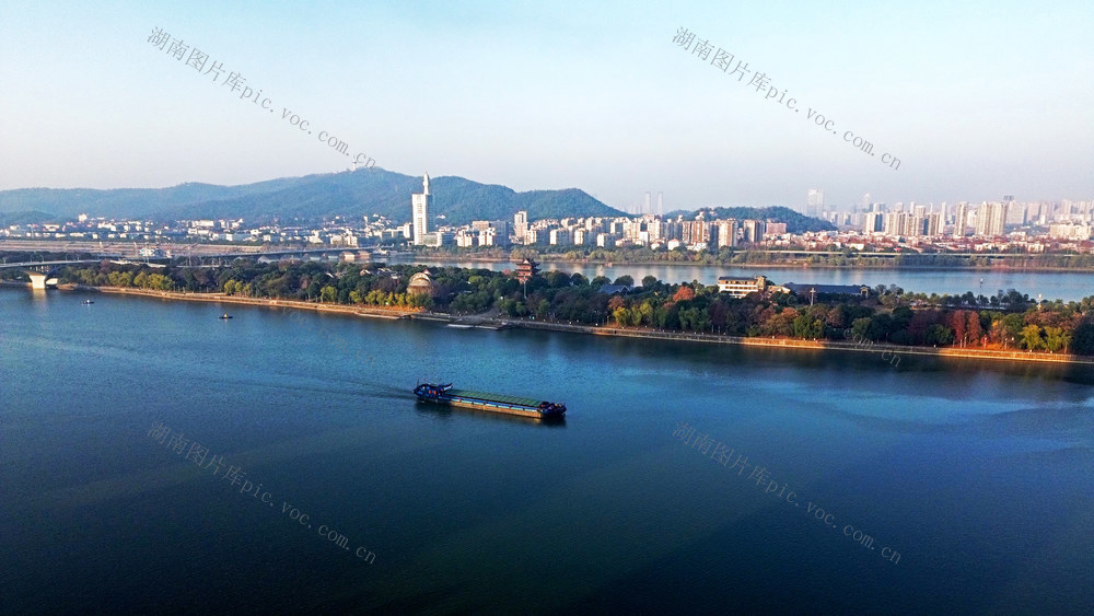 ：湘江两岸 冬景如画