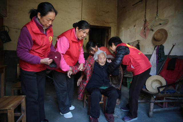 湖南桂东 志愿者 爱  “夕阳红”