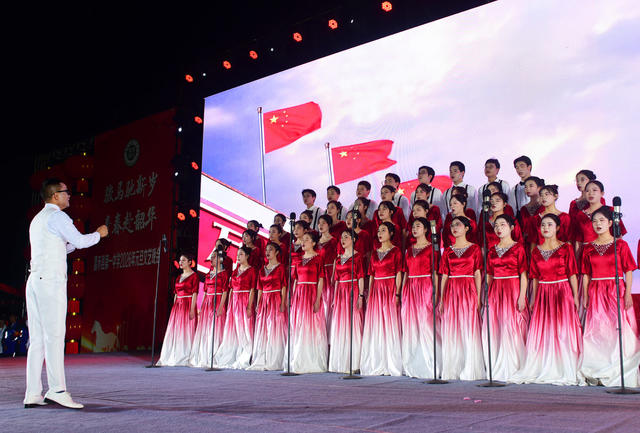 嘉禾：载歌载舞迎新年