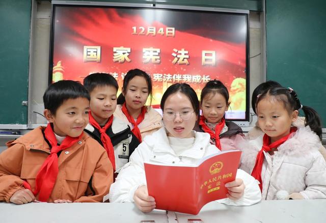  宪法宣传进校园