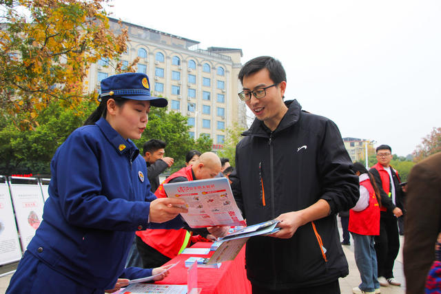 国际志愿者日 消防 宣传 安全 防火 灭火 演练