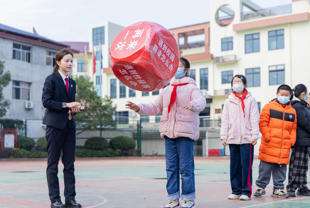 宪法宣传 法院 校园 张家界