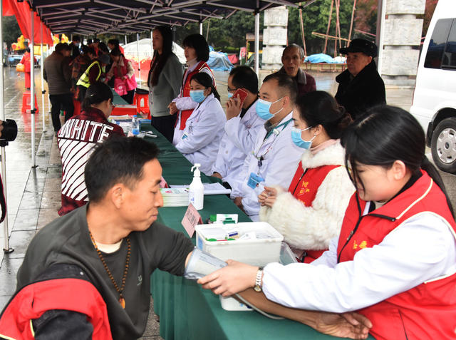 嘉禾：志愿者日 爱心涌动