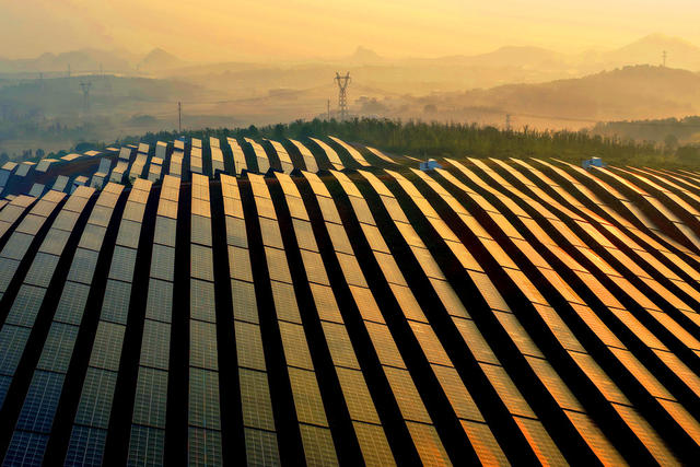 蓝山：农光互补  绿色发展