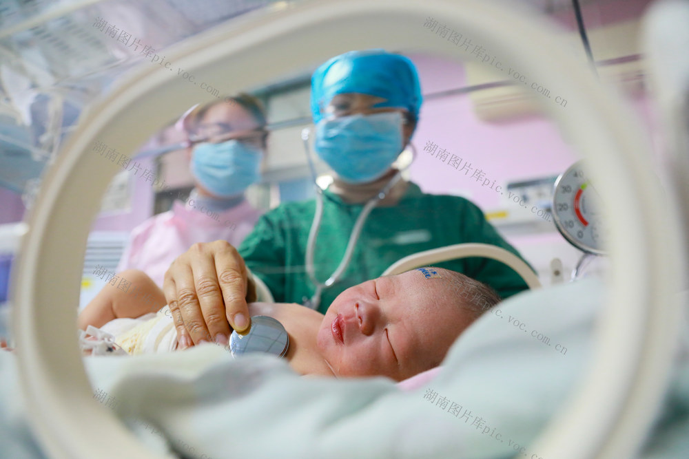 元旦  坚守  岗位  医护