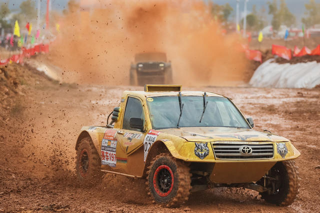 越野 比赛 运动 汽车 车手