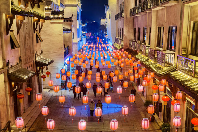 古商城 洪江古商城 游客 灯 文旅