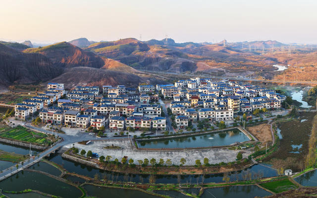 资兴：美丽乡村绘画卷
