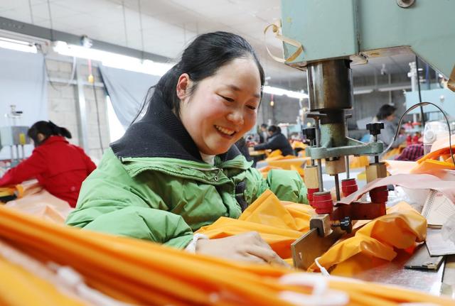  家门口就业助农增收