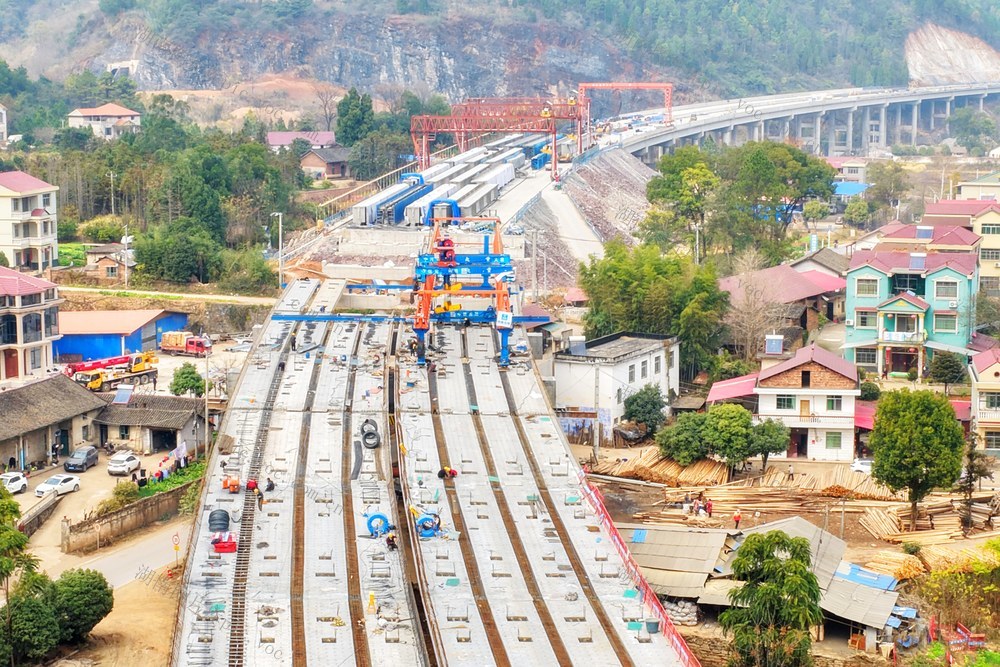 零道高速忙冲刺