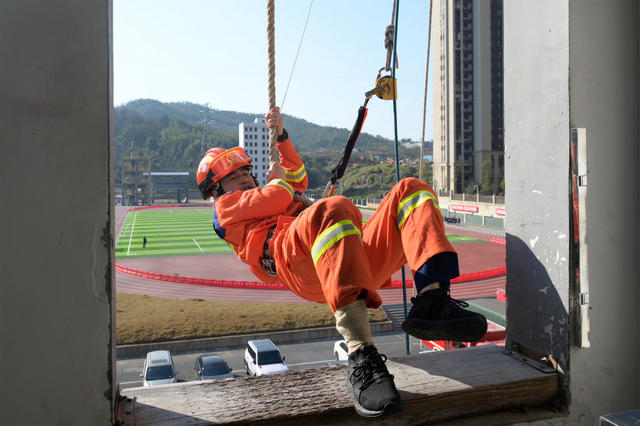 消防员 实战 练兵 比武