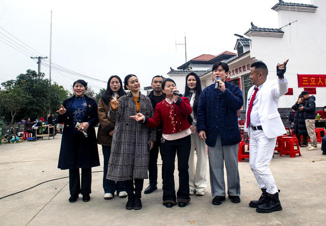 杀猪宴     同保村     挖掘  旅游资源    土特产  销售 