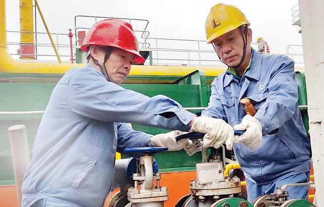 应对寒潮  安全生产