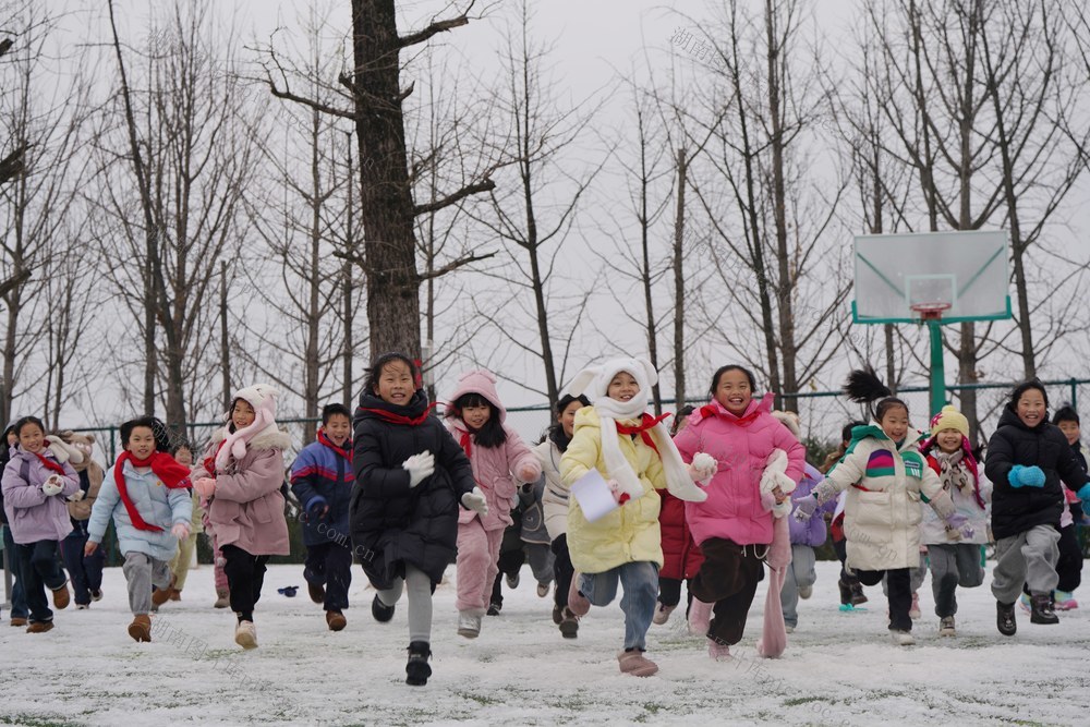 乐享雪趣 下雪啦 校园生活 玩雪