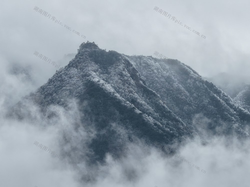 湖南道县：雾凇云海如画卷