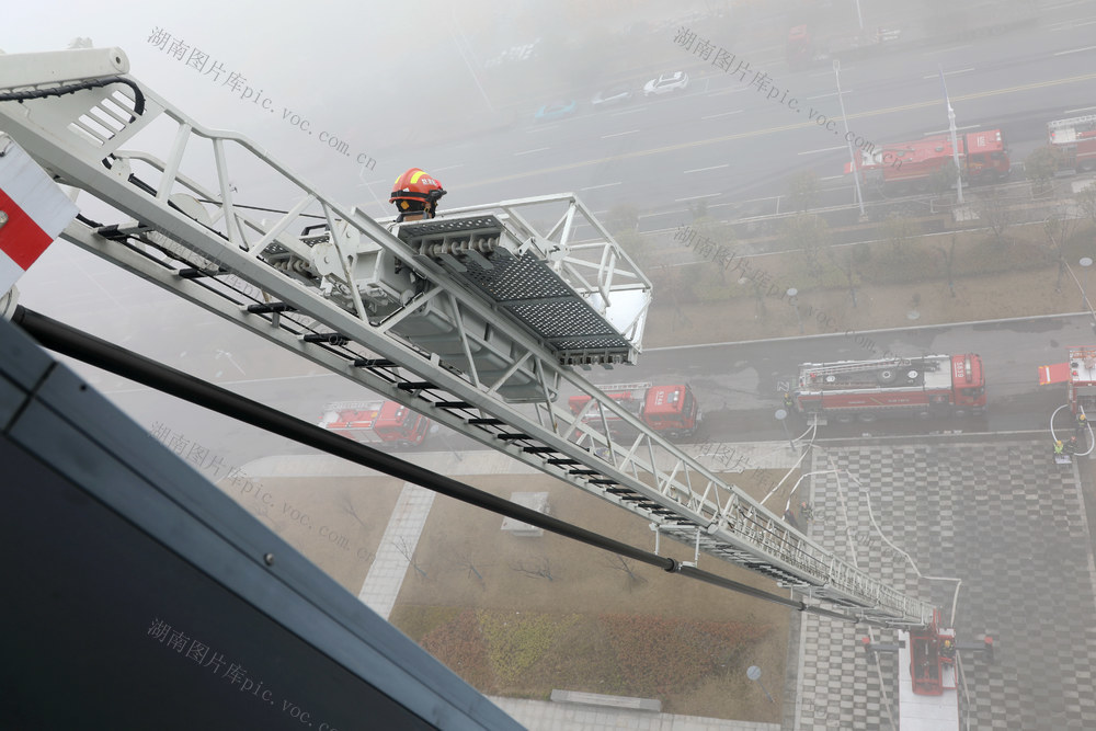 高层建筑 灭火救援 实战演练 云梯消防车