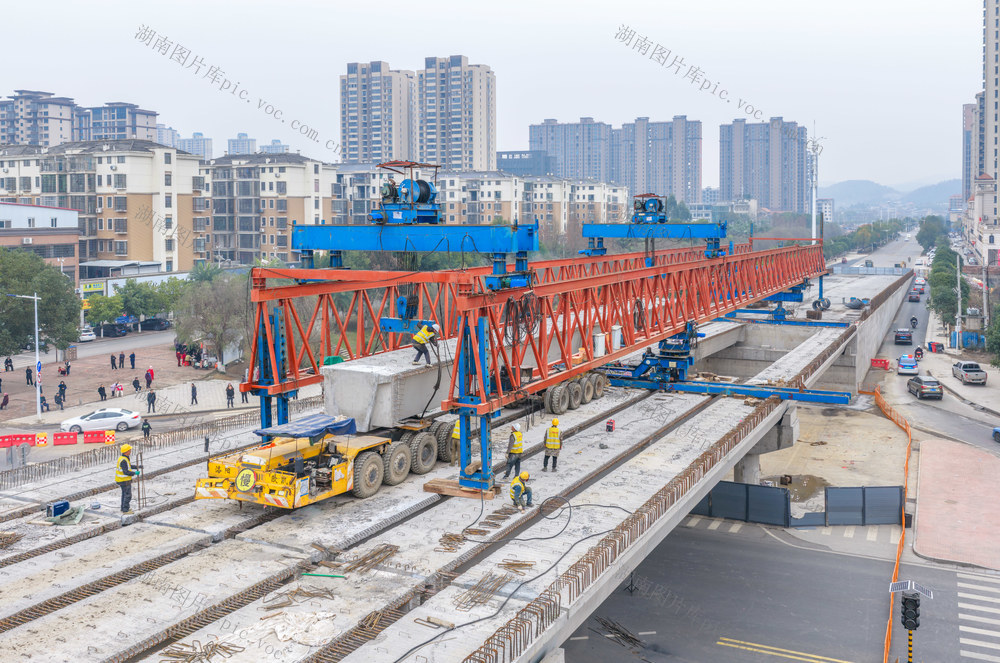 平改立  梁箱  完工  冲刺  