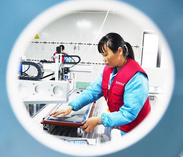 企业加紧生产 力争首月“开门红”