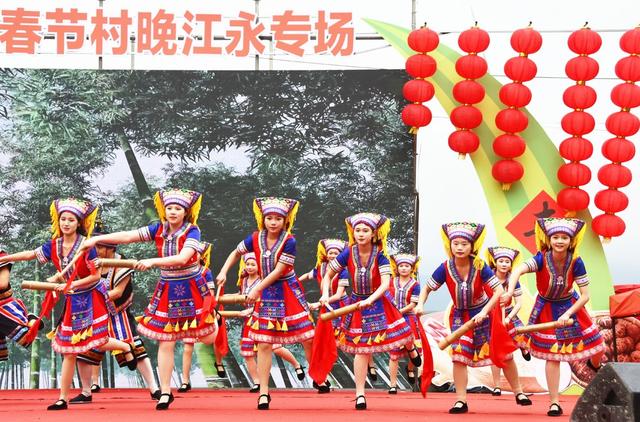 “村晚”  迎新春 