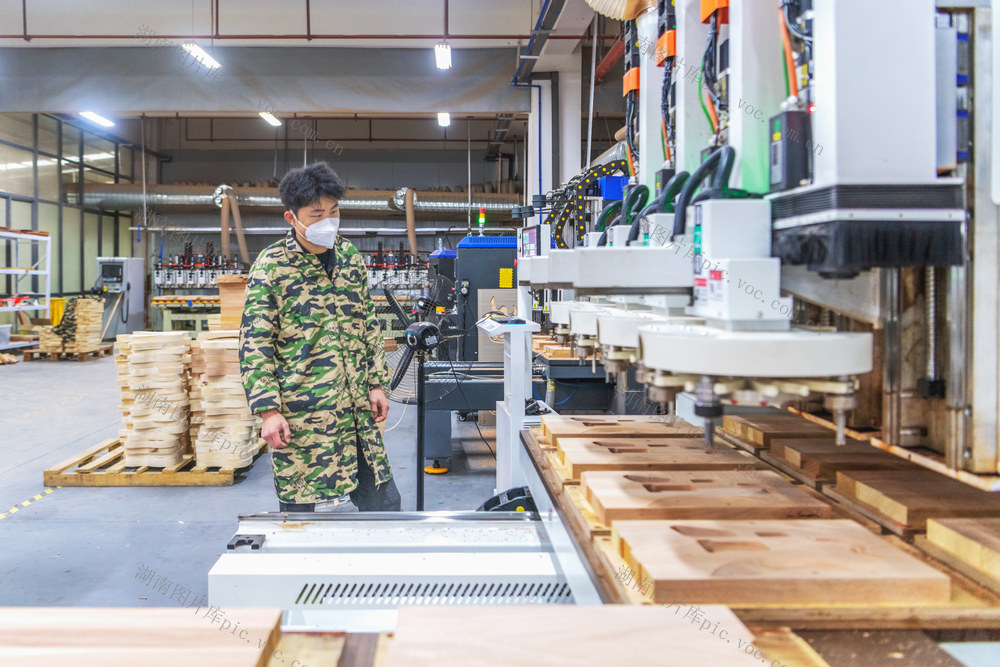 工业生产  订单吉他  开门红