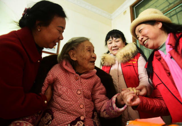 嘉禾：寒冬送温暖，关爱暖童心