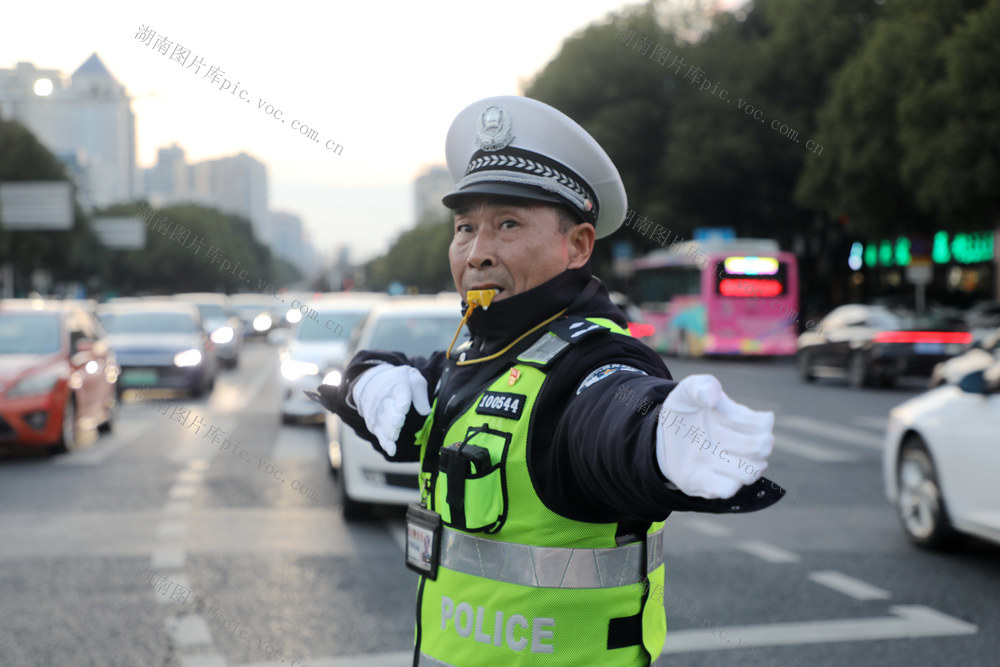 口哨哥 最后一岗 交警 