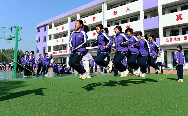 大课间 教育 跳绳 体育 运动 学生 学校 锻炼 文体 课间 校园文化 校园