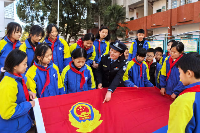 嘉禾：喜迎警察节