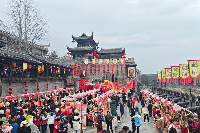 吉首 乾州 古城 非遗 集市 打卡 年味