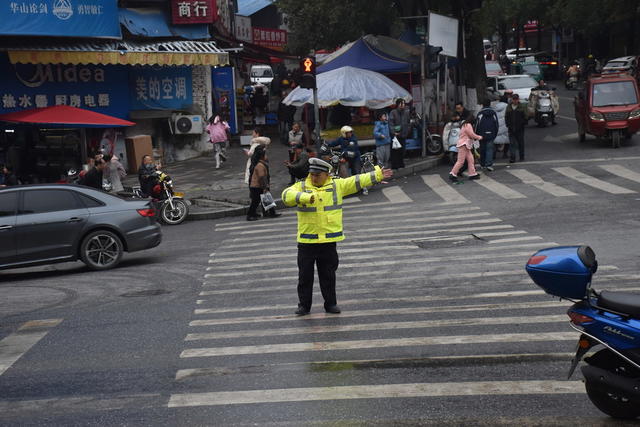 护航新春 平安迎春