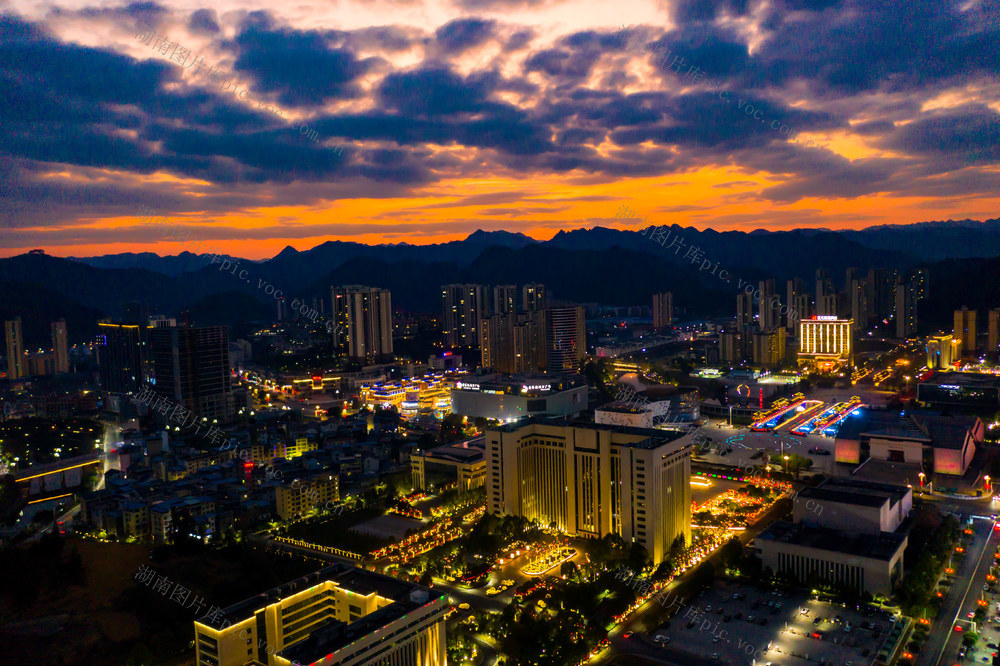春节  灯光  城市  湘西