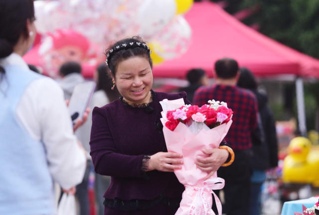 嘉禾：鲜花俏销