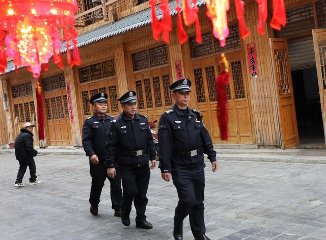   坚守岗位过除夕     守护平安不打烊  