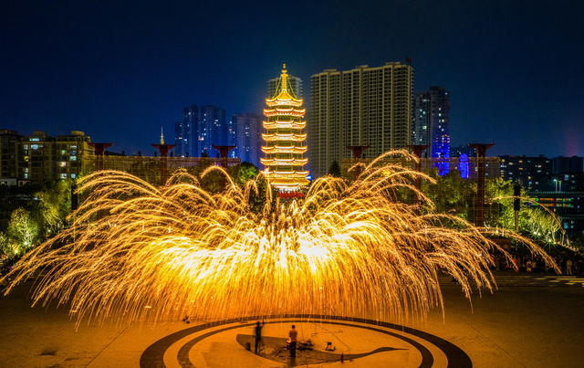 迎新春  非遗  春节  灯光秀 打铁花 怀化