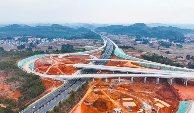 高速  公路  建设  桂新高速