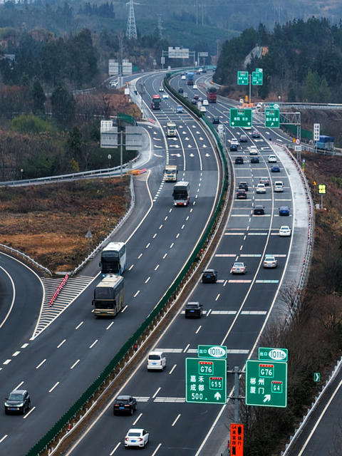 嘉禾：春运首日  安全畅通