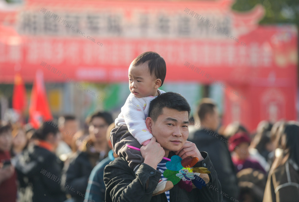 湖南道县：逛市集 享年味