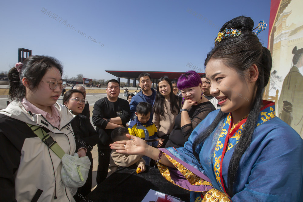 曹操，曹操高陵，三国文化，三国集市，三国小吃，饸络面，纪念品，演出，游客，打卡，日戳