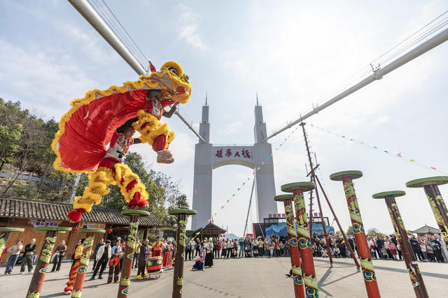 舞狮 矮寨大桥 新春