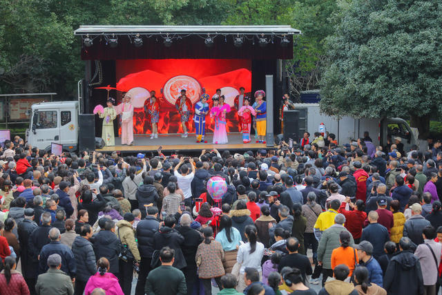 文艺惠民  祁剧 花鼓戏 流动舞台车 春节 精神文化 文化生活 假日生活